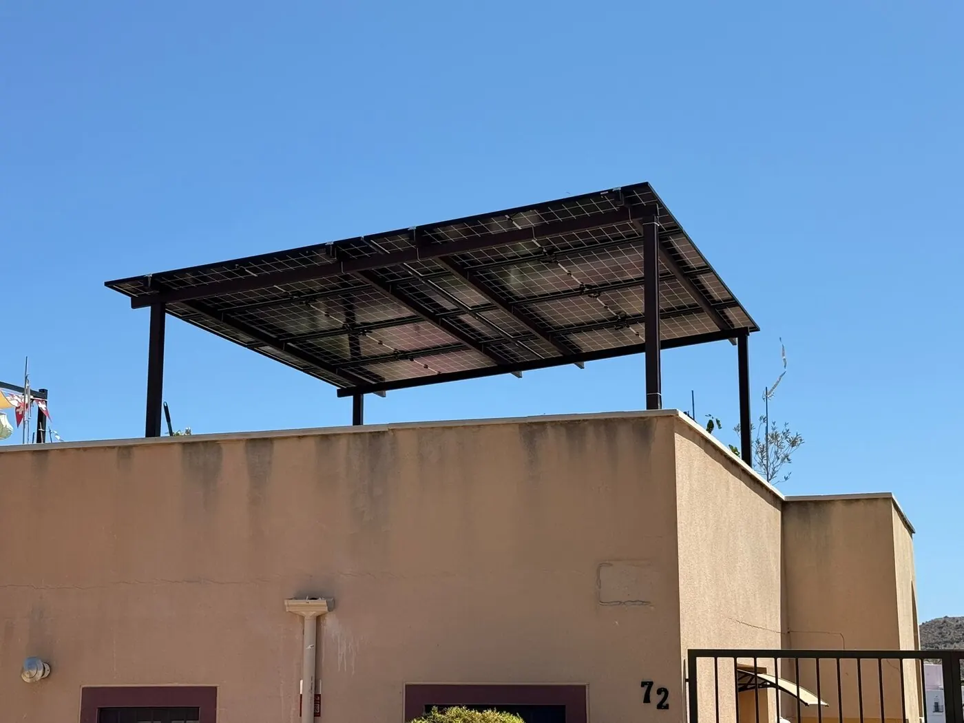Von A Todo Sol installierte Solarpergola