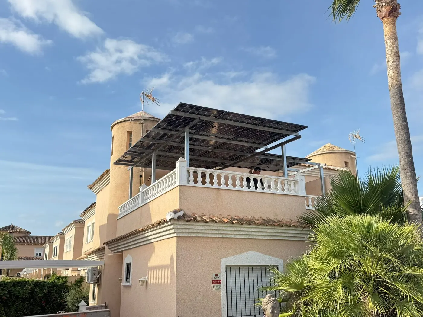 Von A Todo Sol installierte Solarpergola