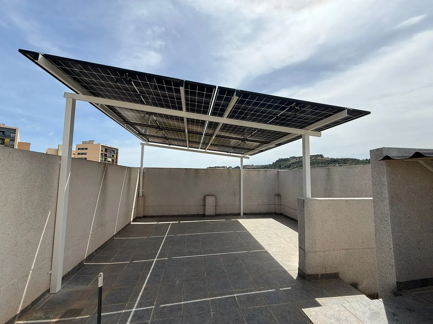 Von A Todo Sol installierte Solarpergola