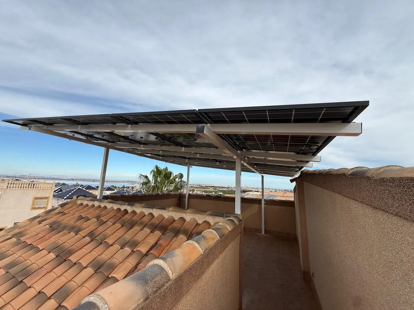 Von A Todo Sol installierte Solarpergola
