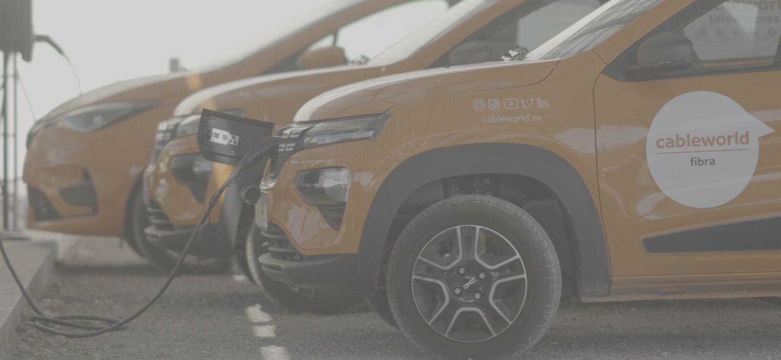 Flota CableWorld cargándose